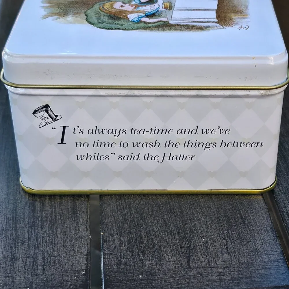 Alice Adventures in Wonderland empty metal tin - Picture 7 of 12